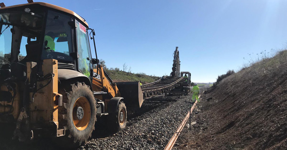 Ábalos se enorgullece de los beneficios del arreglo de 1 km de vías en la Campiña Sur