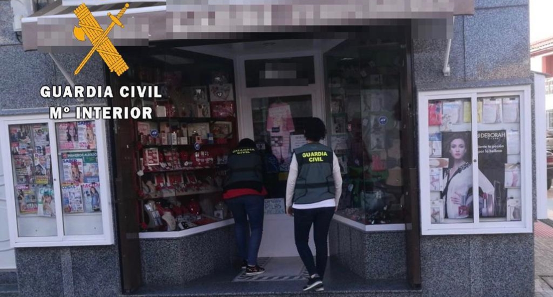 Dos vecinos de Ceclavín, detenidos por robar perfumes en Moraleja
