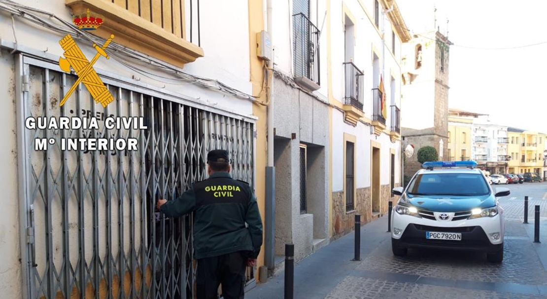 La Guardia Civil cerca Moraleja y detiene a un hombre por el atraco a un estanco