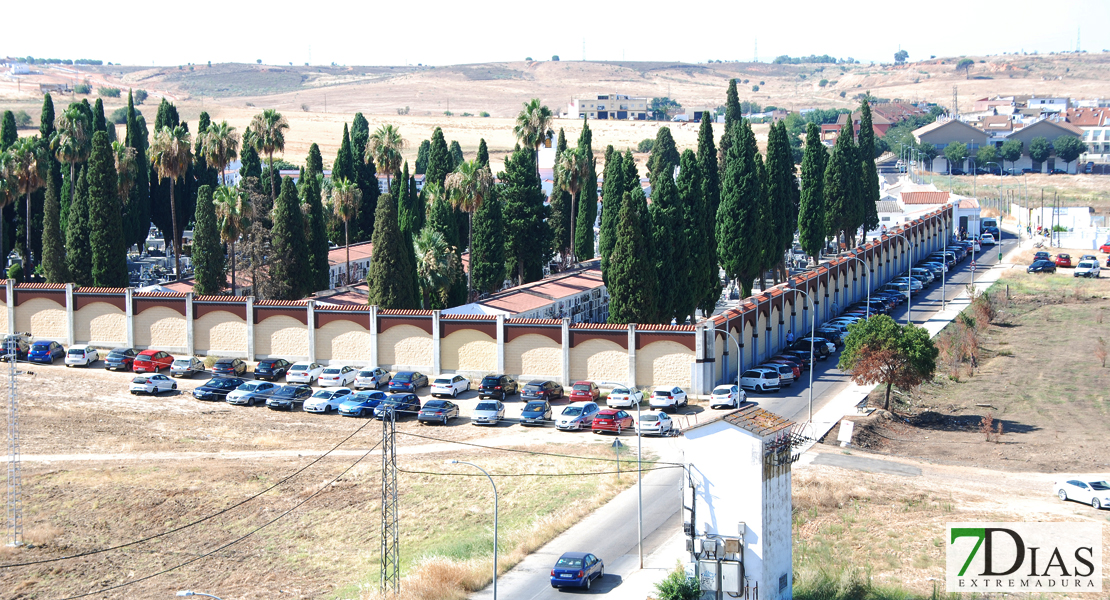 Publicado el cambio de horario de los cementerios de Badajoz