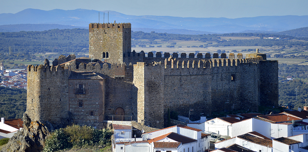 El castillo de Segura de León lucirá nueva iluminación