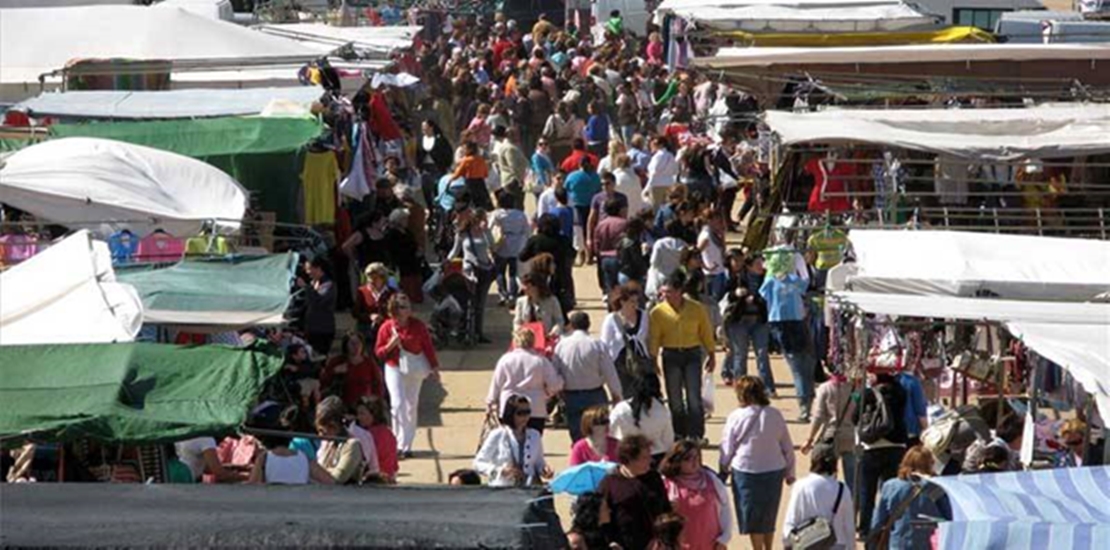 La Policía Local realiza 25 denuncias en el mercadillo pacense del Nevero.
