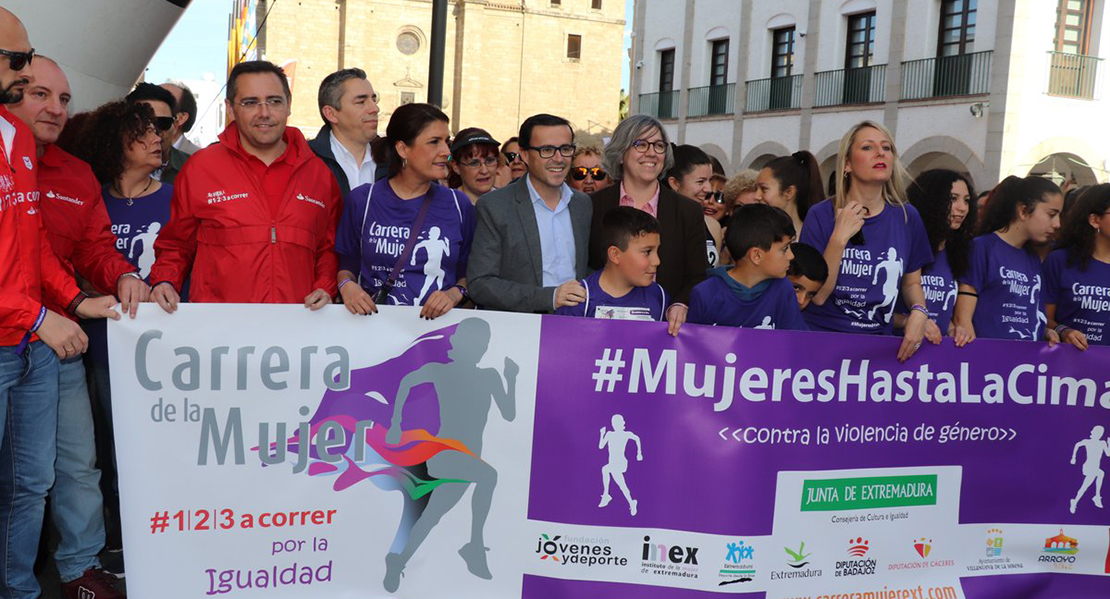 3.500 participantes lucieron el violeta en la Carrera de la Mujer de Villanueva de la Serena