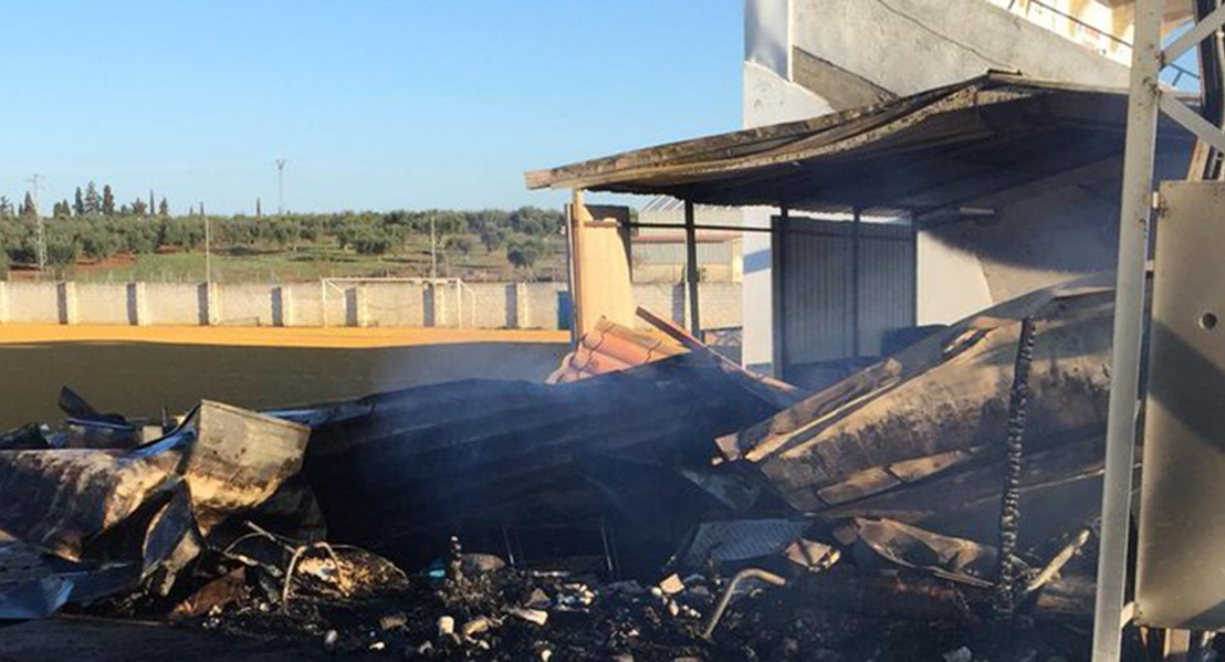 Un incendio intencionado destruye instalaciones del campo del Guareña