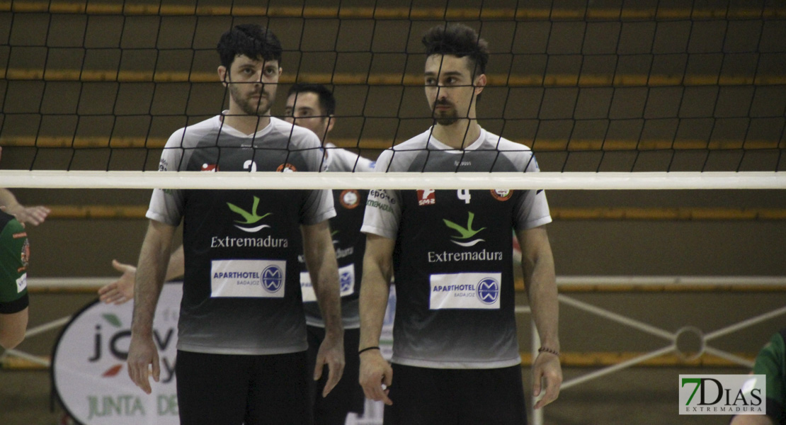 Imágenes del Pacense Voleibol - CV Bruxas