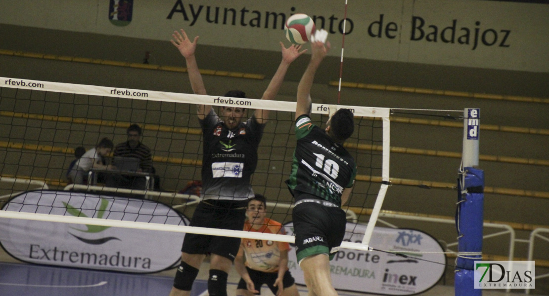 Imágenes del Pacense Voleibol - CV Bruxas