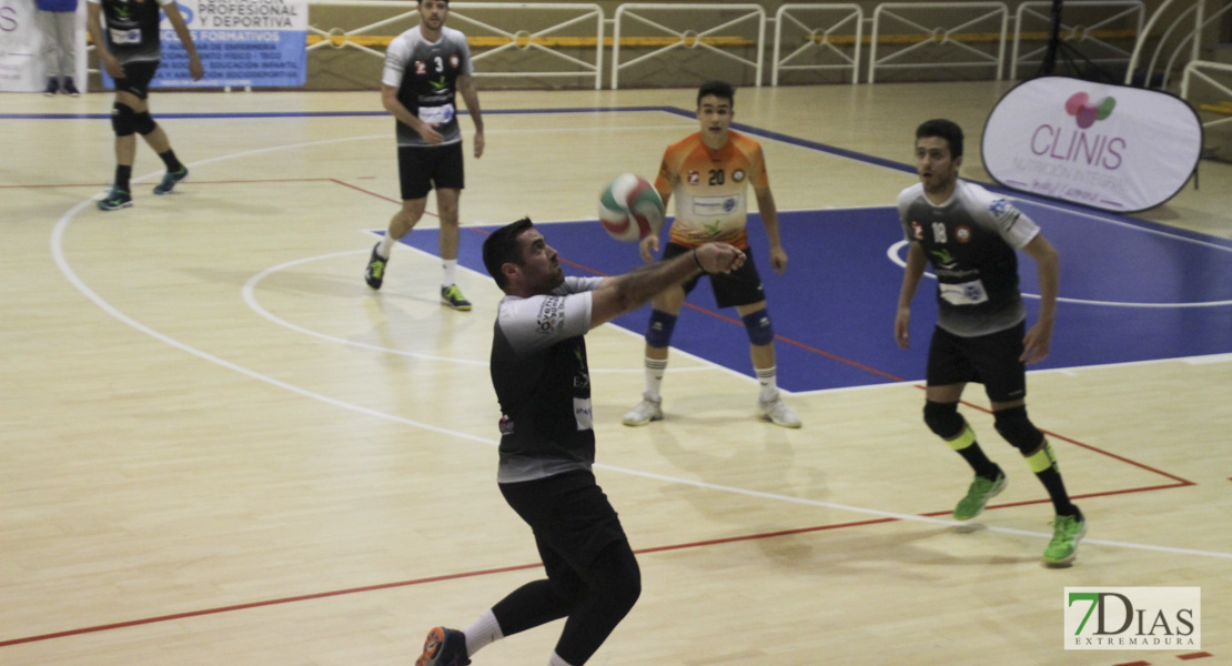 Imágenes del Pacense Voleibol - CV Bruxas
