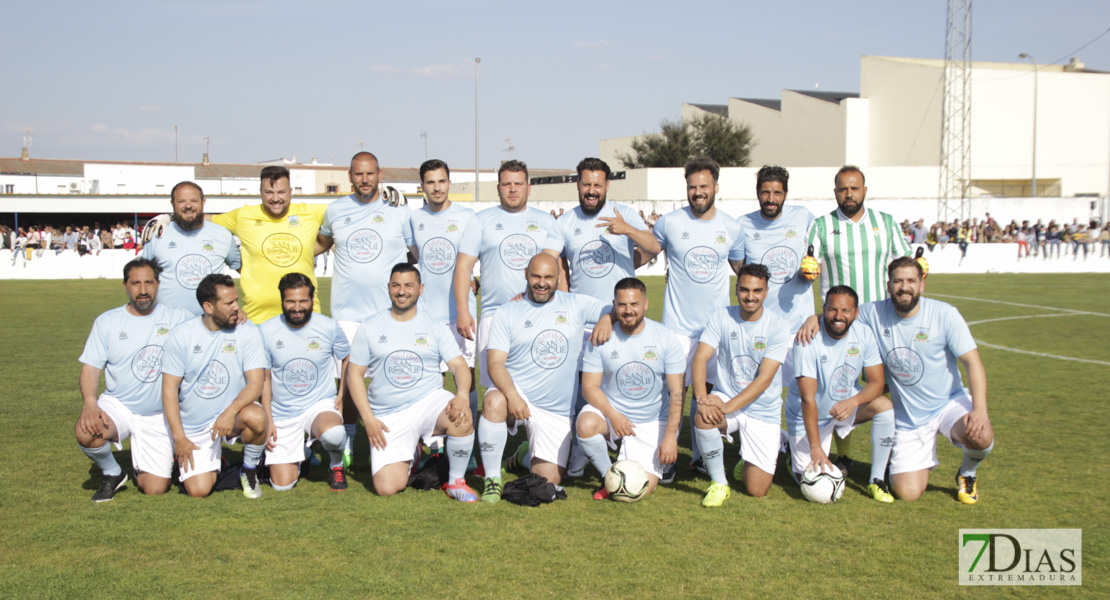 Imágenes del triangular solidario Gitanos, Guardia Civiles y famosos