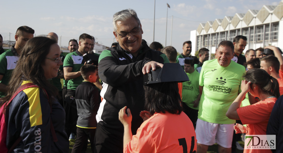 Imágenes del triangular solidario Gitanos, Guardia Civiles y famosos