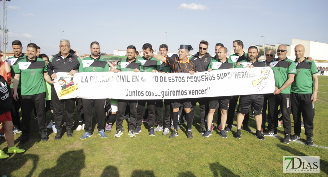 Imágenes del triangular solidario Gitanos, Guardia Civiles y famosos