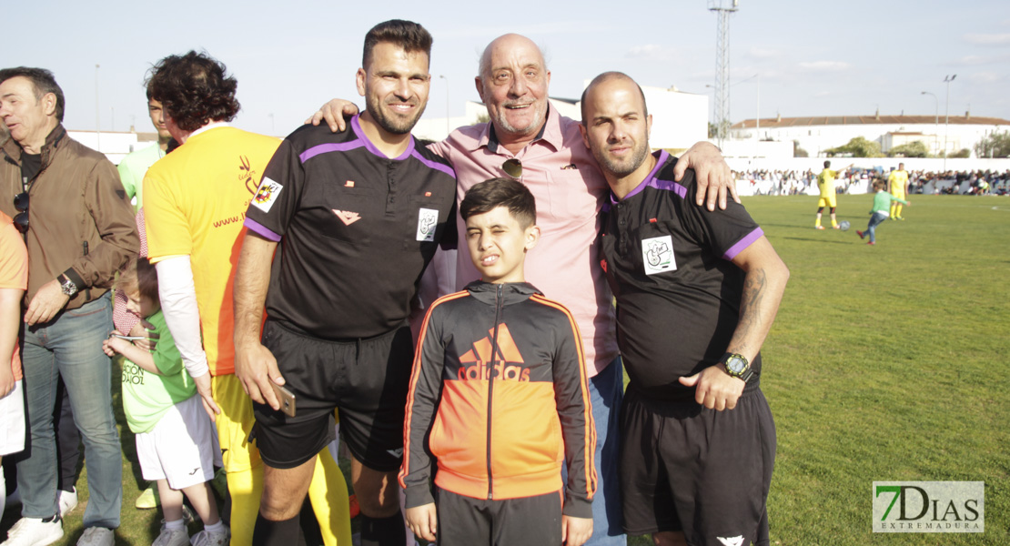 Imágenes del triangular solidario Gitanos, Guardia Civiles y famosos