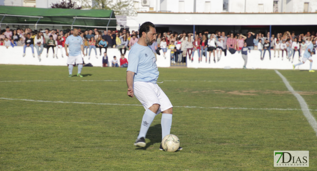 Imágenes del triangular solidario Gitanos, Guardia Civiles y famosos II