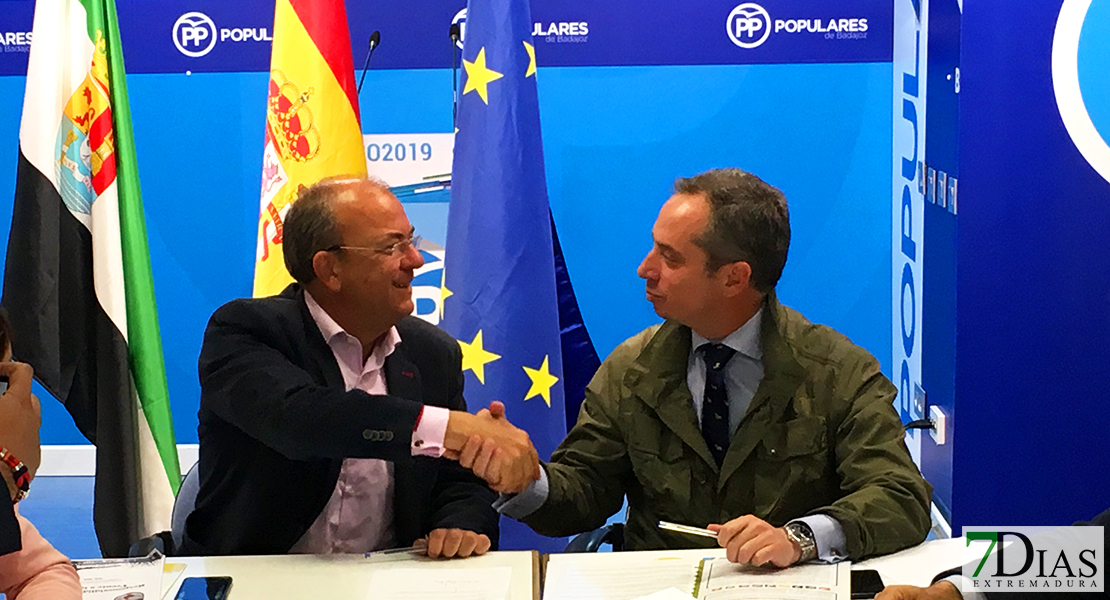 Monago firma un decálogo para apoyar la caza en Extremadura