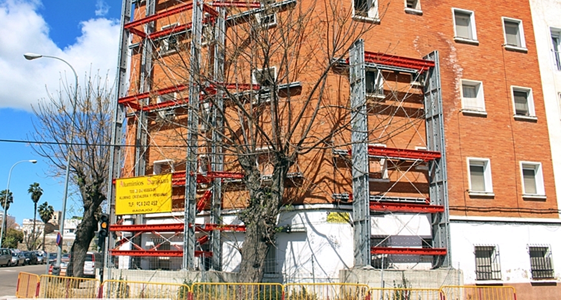 Continúa en estado crítico el hombre que sufrió un accidente laboral en Badajoz