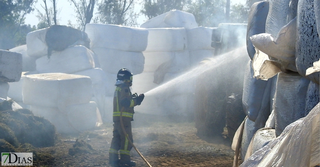 Los Bomberos actúan en dos incendios en ambas capitales extremeñas