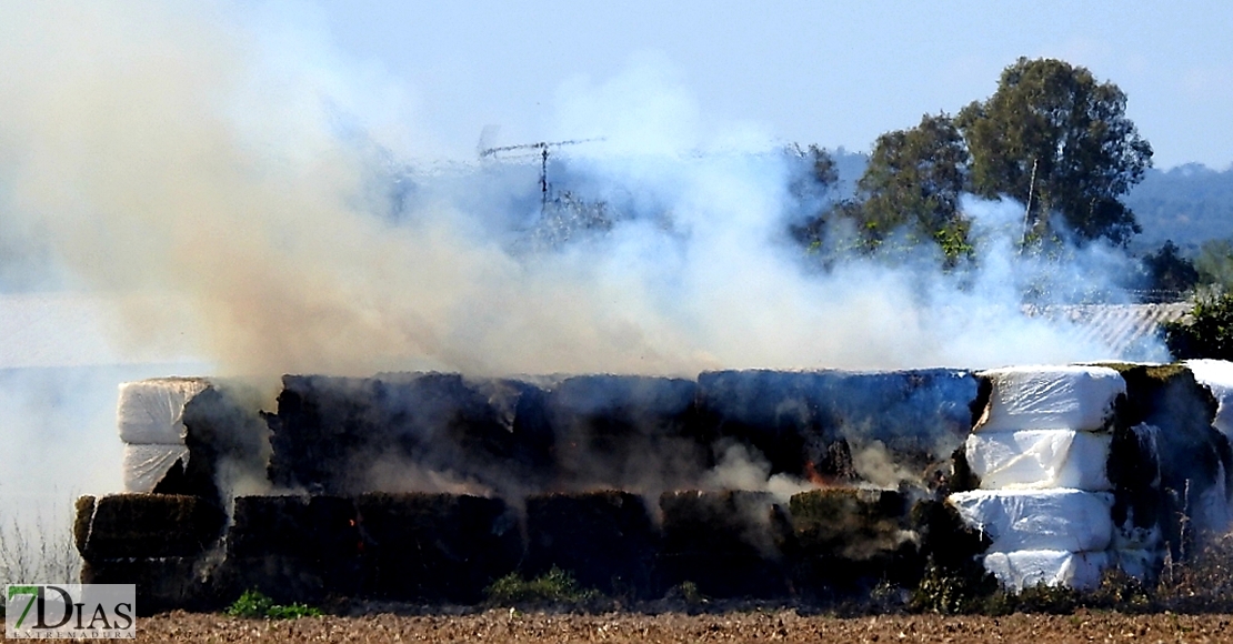 Los Bomberos actúan en dos incendios en ambas capitales extremeñas