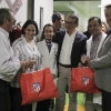 La Fundación Atlético de Madrid reparte alegría en el Materno Infantil
