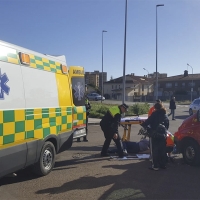 Herido en una colisión entre una furgoneta y una moto en Badajoz