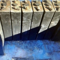 La Guardia Civil recupera 13 de las 26 baterías y una bomba robadas en una nave