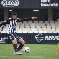 El Villanovense no aprovecha el tropiezo del CD. Don Benito