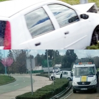 Pierde el control de su turismo y acaba empotrada contra una farola en Badajoz