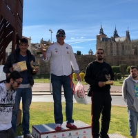 El extremeño Ruiz Caballero triunfa en Astorga