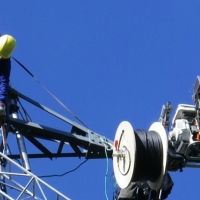 La Junta analiza sus ayudas para la implantación de fibra óptica