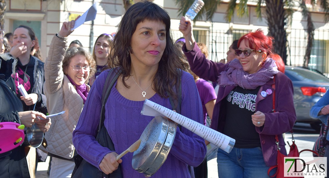 Una cacerolada estudiantil apoya la Huelga del 8M