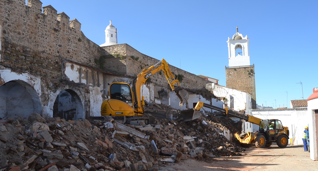 Jerez de los Caballeros descubre un lienzo de su muralla en la calle Morería