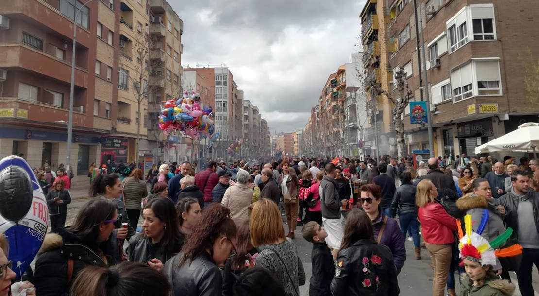 La comparsa               gana el desfile del entierro de la Sardina en San Roque