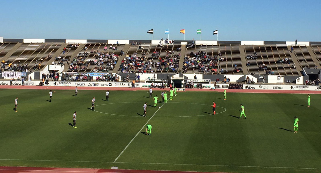 Una expulsión priva del triunfo al CD. Badajoz