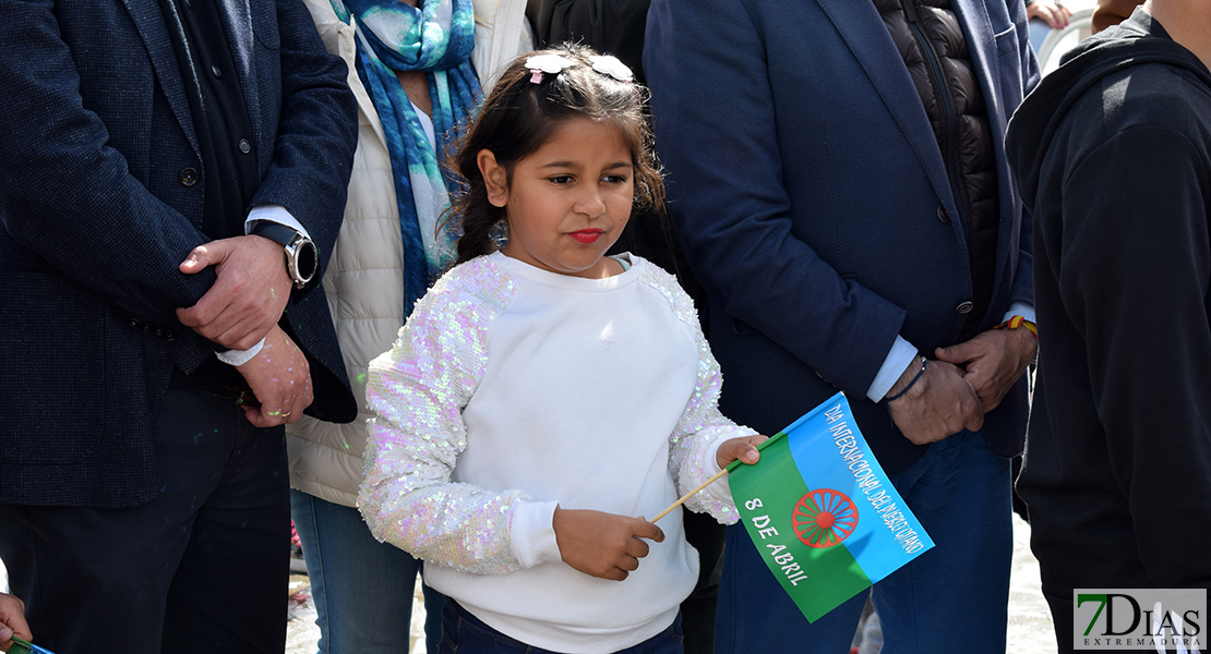 “Uno, dos, tres ¡Viva el pueblo gitano!” resuena en Badajoz