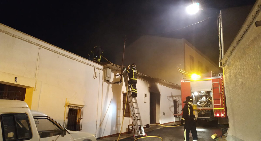 Un incendio asola una vivienda en la provincia pacense