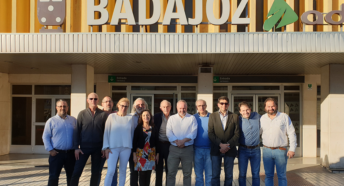 Amigos de Mérida y de Badajoz se alían para velar por el patrimonio de la región