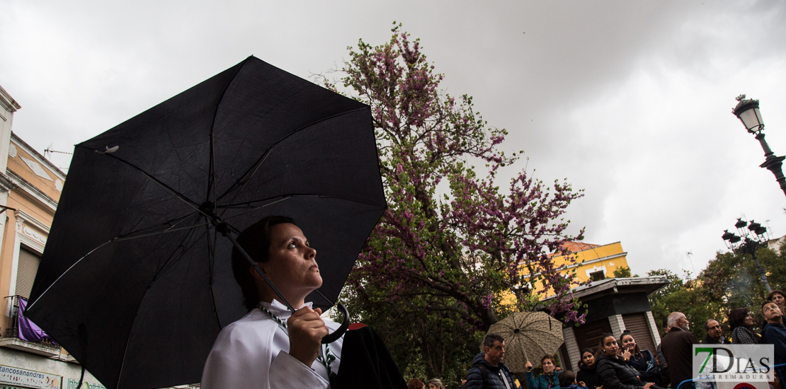 Miércoles Santo marcado por el mal tiempo en Badajoz