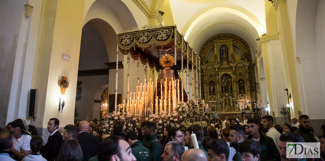 Miércoles Santo marcado por el mal tiempo en Badajoz