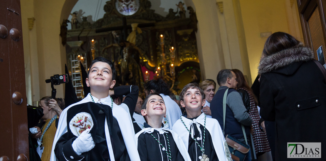 Miércoles Santo marcado por el mal tiempo en Badajoz