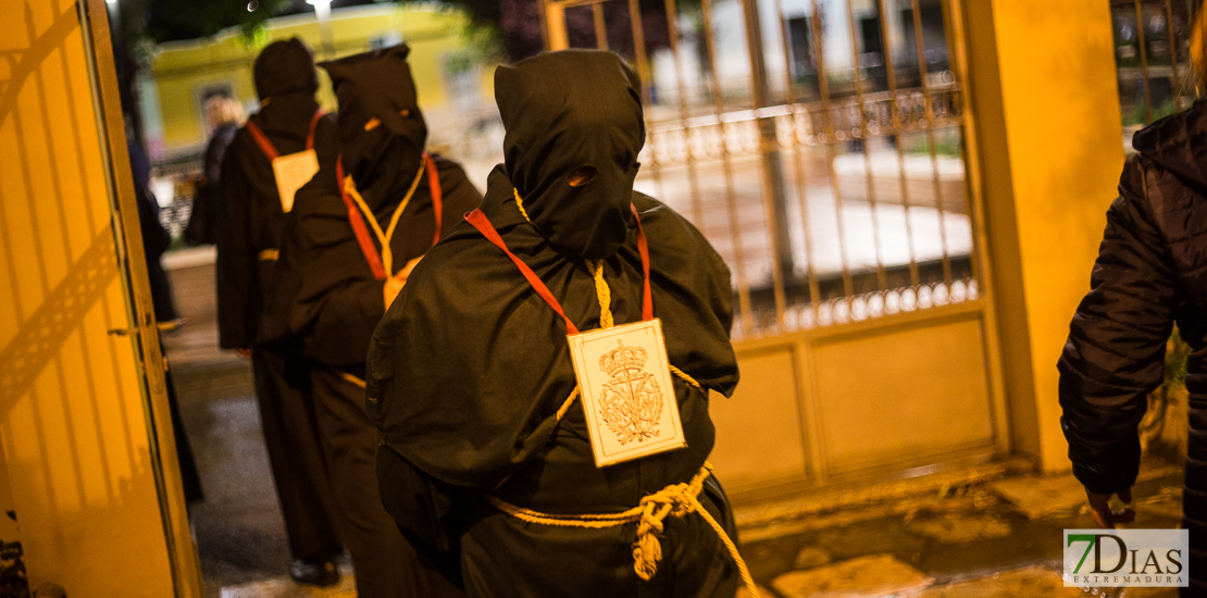 La madrugada del Jueves procesiona por las calles de Badajoz