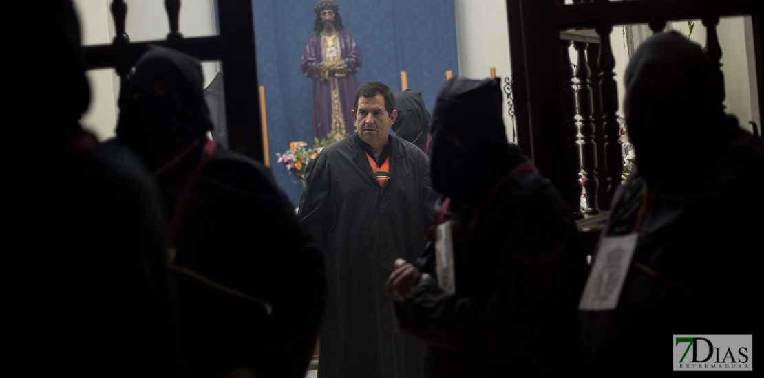 La madrugada del Jueves procesiona por las calles de Badajoz