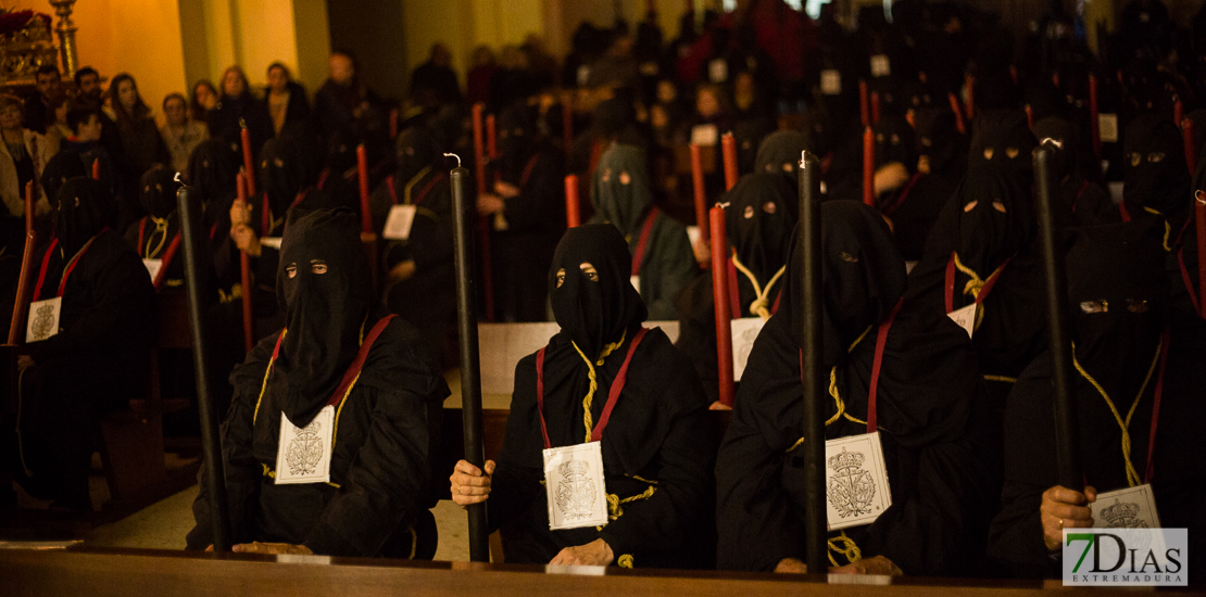 La madrugada del Jueves procesiona por las calles de Badajoz