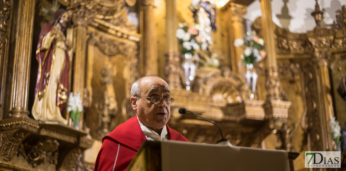 La madrugada del Jueves procesiona por las calles de Badajoz