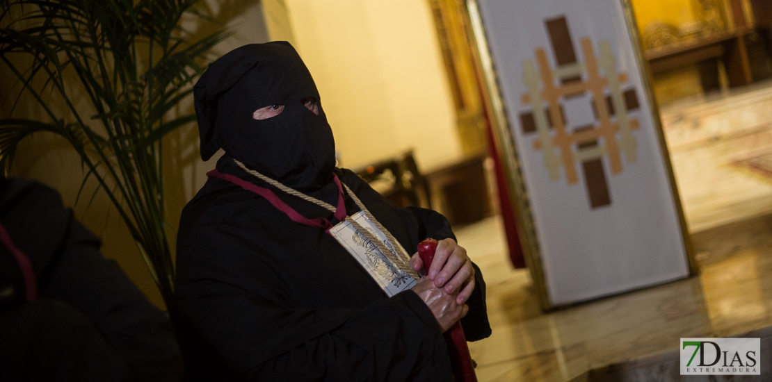 La madrugada del Jueves procesiona por las calles de Badajoz