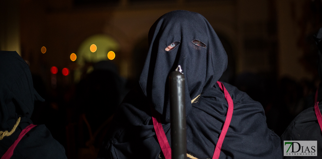 La madrugada del Jueves procesiona por las calles de Badajoz