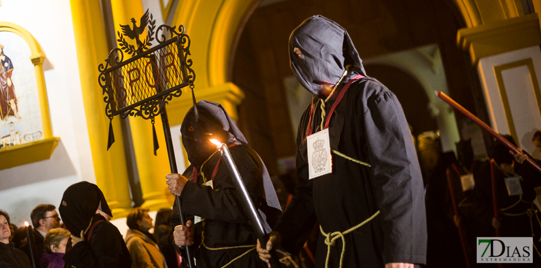 La madrugada del Jueves procesiona por las calles de Badajoz