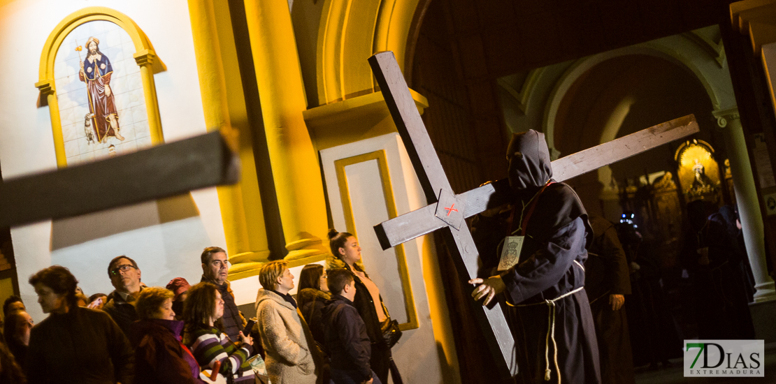 La madrugada del Jueves procesiona por las calles de Badajoz