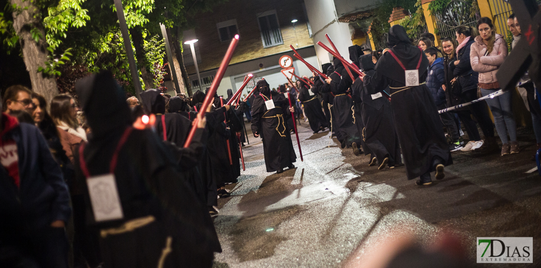 La madrugada del Jueves procesiona por las calles de Badajoz