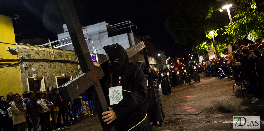 La madrugada del Viernes Santo procesiona por las calles de Badajoz