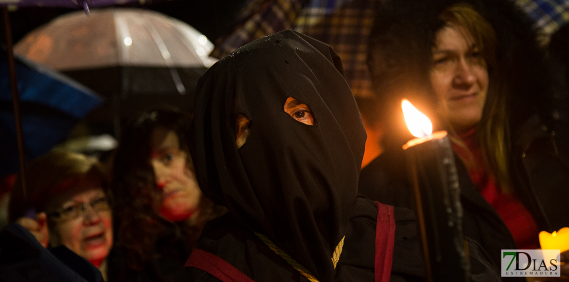 La madrugada del Viernes Santo procesiona por las calles de Badajoz