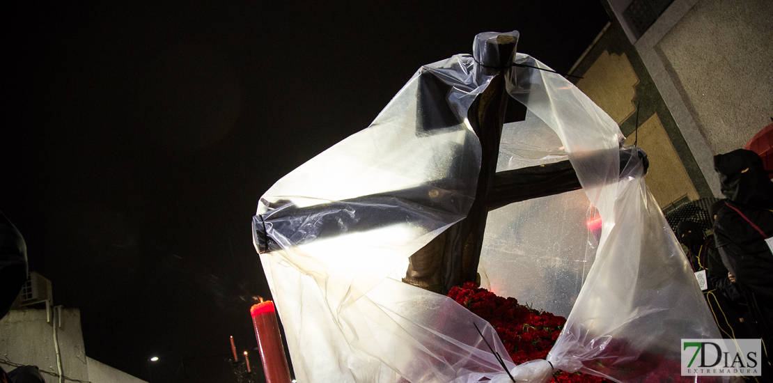 La madrugada del Jueves procesiona por las calles de Badajoz