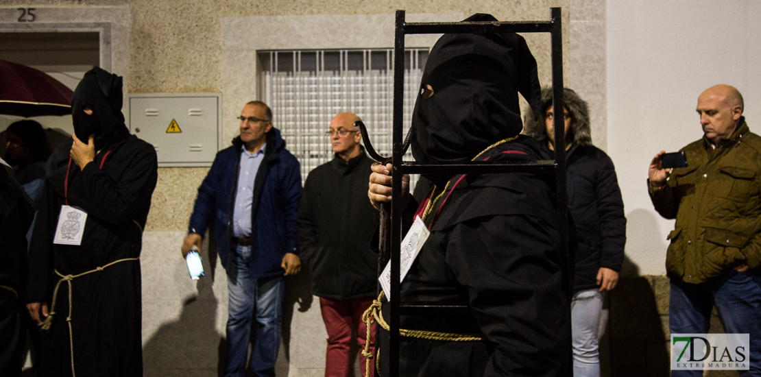 La madrugada del Jueves procesiona por las calles de Badajoz